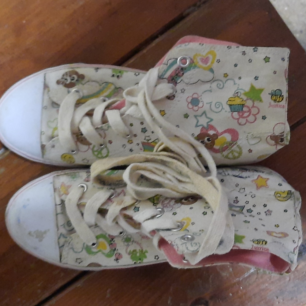 Monkey convers sneakers in good shape never worn by me only tried on...